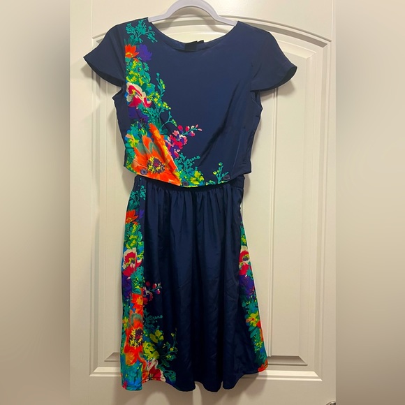 Stunning floral dress by Asos - Picture 2 of 5